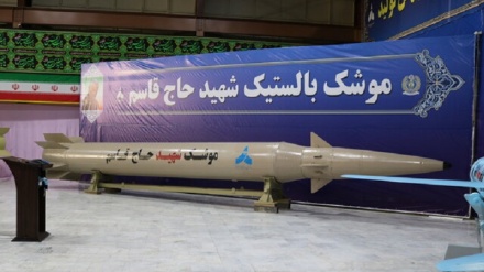 Irán presenta dos nuevos misiles+Video