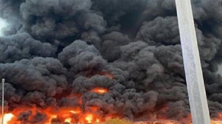 Video: Se registra un enorme incendio en la ciudad emiratí de Ajman