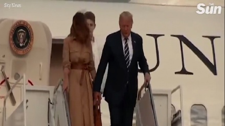 Меланья яна Трампга қўл бермади  (видео)
