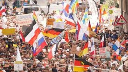 Proteste in Europa contro le mascherine 