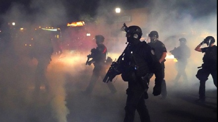 米ポートランドで80日目の抗議が暴動に（動画）