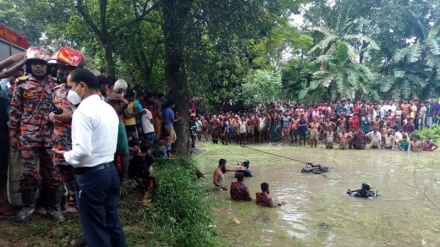 ময়মনসিংহের ফুলপুরে মাইক্রোবাস পুকুরে, একই পরিবারের ৮ জন নিহত