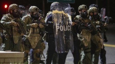 米ポートランドでBLM運動参加者と連邦警察が衝突