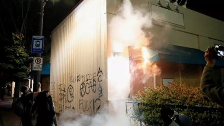 米ポートランドでの抗議デモで再び衝突