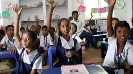 সংক্রমণের হার শতকরা পাঁচে না নামা সত্ত্বেও শিক্ষা প্রতিষ্ঠান খুলছে: বিশ্লেষক প্রতিক্রিয়া
