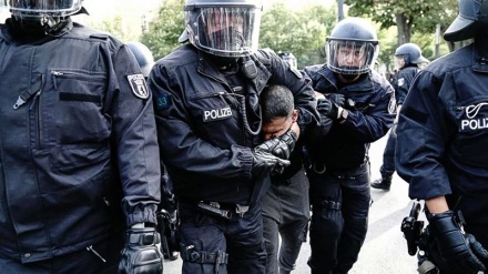 Video: Al menos 300 detenidos en la manifestación contra las restricciones COVID en Alemania