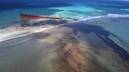 インド洋で商船三井の貨物船が座礁、燃料流出