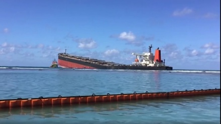 モーリシャス沖座礁事故で、日本が専門家と職員を派遣