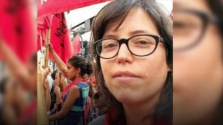 Carabineros arrestan a hija de Bachelet por defender causa Mapuche