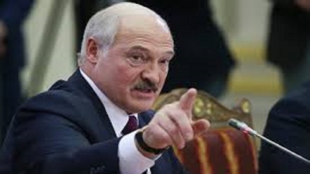 Bielorussia, Lukashenko all’UE: vedremo chi spaventerà chi