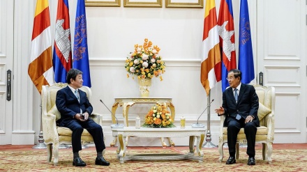 日本外相がカンボジア首相と会談　入国制限緩和へ交渉促進か（動画）