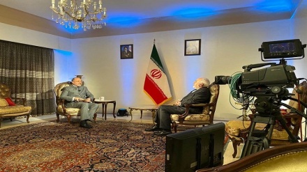 Zarif: Uluslararası camia Lübnan’ın içişlerine karışmamalı