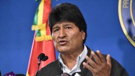 Morales rechaza presiones para proscribir al MAS en las elecciones