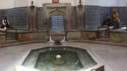 Pemandian Ganjali Khan di Kerman