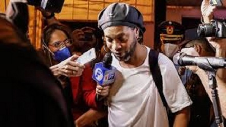 Sport, Calcio: Ronaldinho torna in libertà dopo 5 mesi