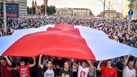 Biélorussie: deux poids deux mesures français