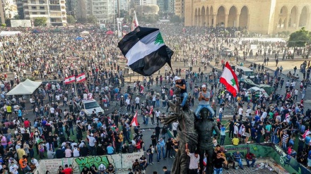 लेबनान भयानक रास्ते पर बढ़ रहा है, प्रधानमंत्री और कैबिनेट के कई मंत्रियों के त्यागपत्र और प्रदर्शनों के जारी रहने का मतलब है कि...