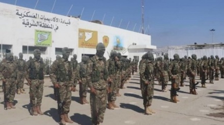 米国が支援する武装組織が、シリアで子供を兵士として利用