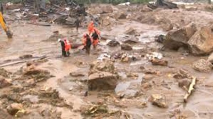 Video: Lluvias continúan provocando inundaciones en la India