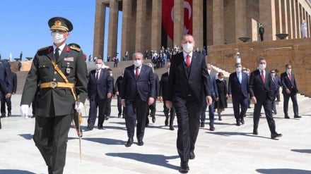 Turkish president lashes out at Greek, French leaders amid maritime row
