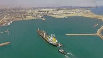 (VIDEO) Porto 'Shahid Rajaei', strategico terminal petrolifero dell'Iran      