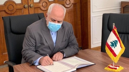 Zarif viziton ambasadën e Libanit dhe shpreh ngushëllime për viktimat e shpërthimit në Bejrut