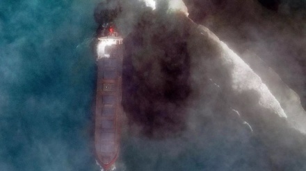 日本船の燃料流出でモーリシャスが環境緊急事態宣言、「生態系に懸念」（動画）