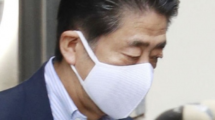 日本首相、アベノマスク以外の着用理由を説明　