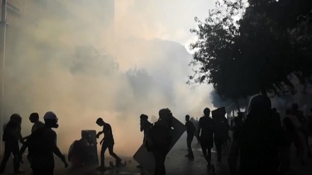 レバノン軍が、暴徒らに警告（動画）