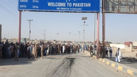 پاکستان مرز چمن را بروی مسافران افغان بازگشایی کرد