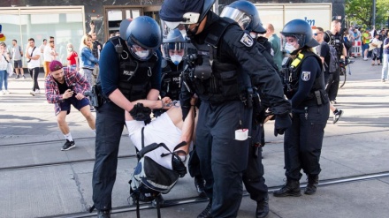 Polisi Jerman Serang Demonstran Anti Pembatasan Corona
