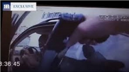 Omicidio Floyd: 'Non spararmi, agente, per favore'. Le immagine mai viste 
