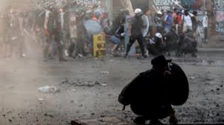 Carabineros de Chile disparan a la cara de manifestantes en calles