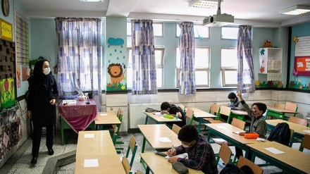 Suasana Belajar di Kelas di Masa Pandemi di Iran (1)