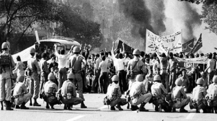 シャフリーヴァル月17日　旧王制独裁政権に国民が蜂起した記念日