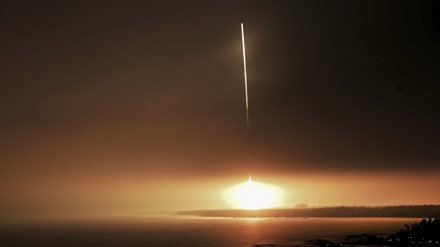 中国长征十一号运载火箭成功完成海上发射 将9颗卫星送入预定轨道