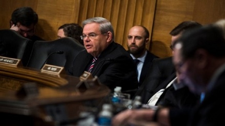 Demokrat Senatörler: Trump'ın politikaları İran'ı daha güçlü hale getirdi