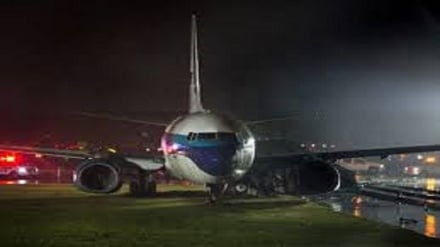 Usa, l'aereo di Pence costretto ad un atterraggio di emergenza 