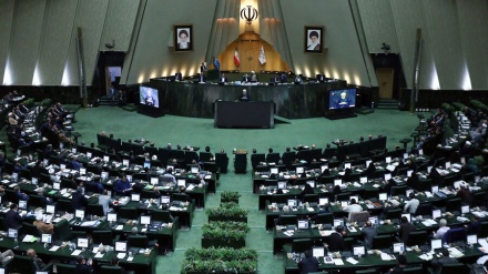 阿勒哈利法政权； 侵略古都斯政权的帮凶