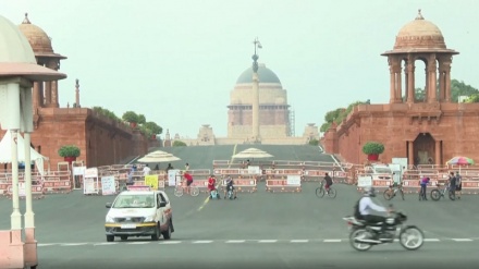 インドの新型コロナ感染者が４００万人突破（動画）