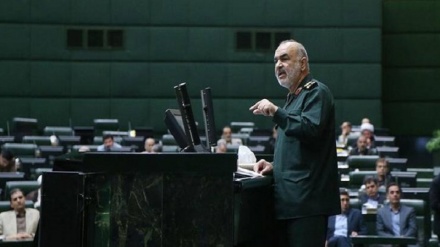 מפקד משמרות המהפכה: כפינו על ארה