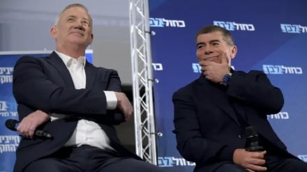 לפיד: גנץ ואשכנזי צריכים להצטרף למחאה נגד נתניהו