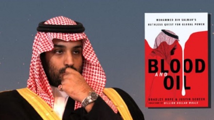 ब्लड एंड आयल किताब में बिन सलमान के बारे में बड़े रहस्यों का पर्दाफ़ाश...कैसे सत्ता के चरम पर पहुंचे सऊदी किंग के बेटे...यमन की जंग ने मंसूबों पर फेरा पानी...महंगी घड़ियां बेचकर पैसे जमा कर चुके हैं प्रिंस
