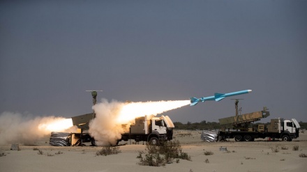 İran Ordusu'nun Zülfikar 99 tatbikatında Nasr füzesi yüzeyden yüzeye denendi 