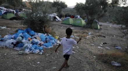 Migranti, Merkel -Macron accolgono 400 minori da Lesbo