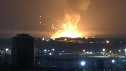 Massive Explosionen im jordanischen Militärmunitionsdepot verursachen Großbrände