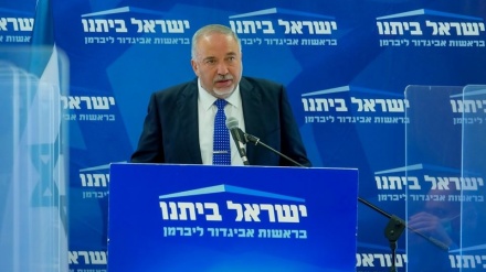 ליברמן: נתניהו לא מפחד מאלוהים אלא מנציגיו בכנסת