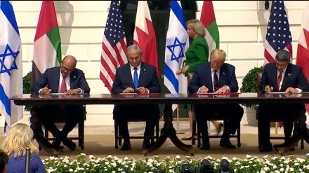 बहरैन और इमारात की जनता जंग से थक चुकी है मगर वह फ़िलिस्तीन की जंग नहीं यमन की जंग है, दोनों सरकारों ने इस्राईल से समझौता करके ख़ुद को जंग में झोंक दिया है!