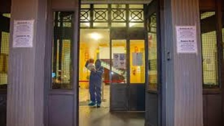 Elezioni, presidente di seggio positiva: tutti sostituiti