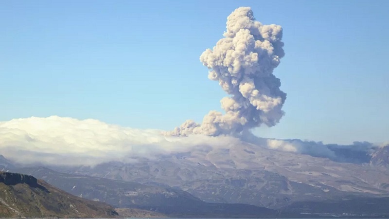 千島列島の火山が噴火